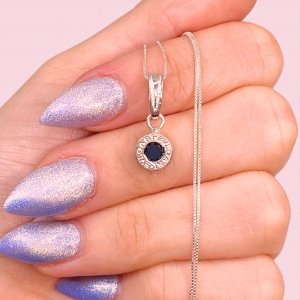 Cadena Veneziana Fina y Dije Mini Bvlgari con Piedra Negra de Plata 925